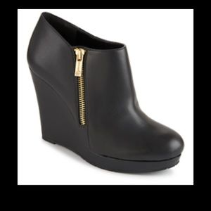 Jessica Simpson black booties