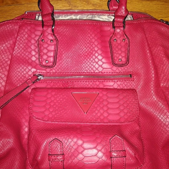 Guess purse red snake print - Picture 3 of 6