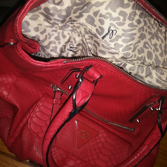 Guess purse red snake print - Picture 2 of 6