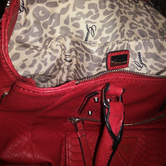 Guess purse red snake print - Picture 6 of 6