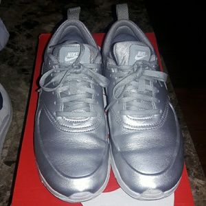 Silver nike air max thea