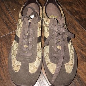 Sneaker coach shoes for woman size 6.5