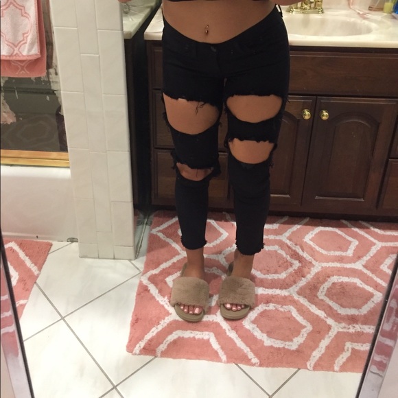 Black ripped jeans - Picture 1 of 3