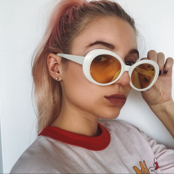 • white and yellow cobain sunnies • - Picture 4 of 4