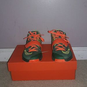 is 7 weatherman size 2.5 youth