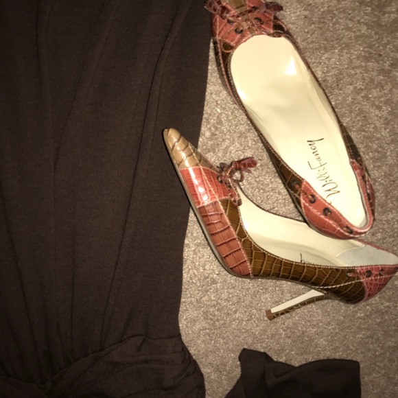 🤎SOFT BROWN DRESS, with criss cross front - Picture 4 of 4