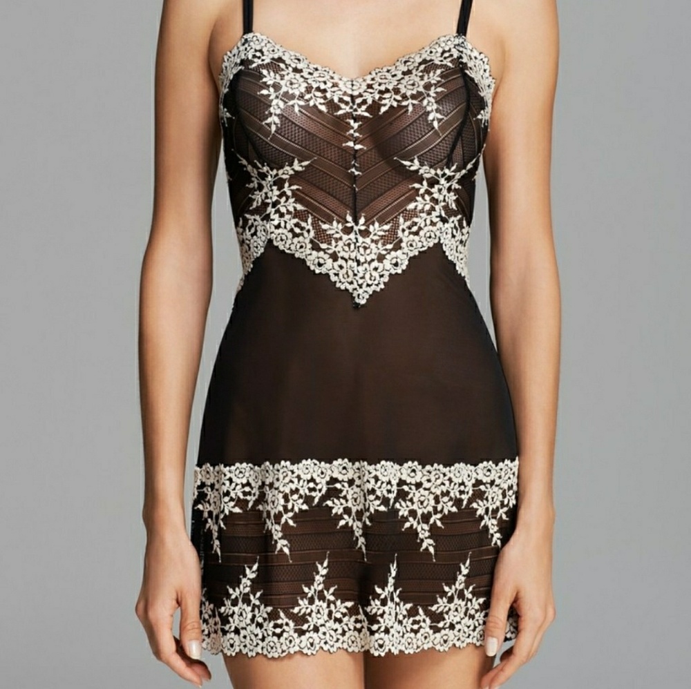 Macys Wacoal slip 🌹