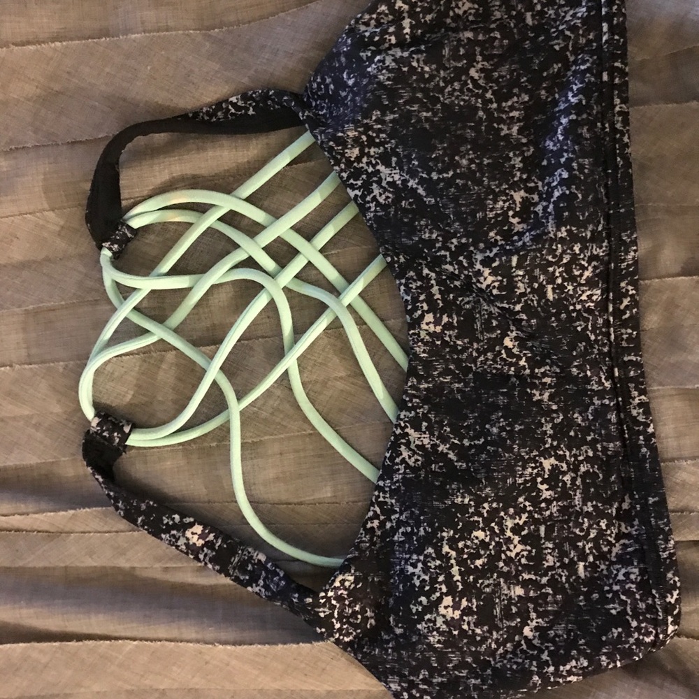 Sports bra