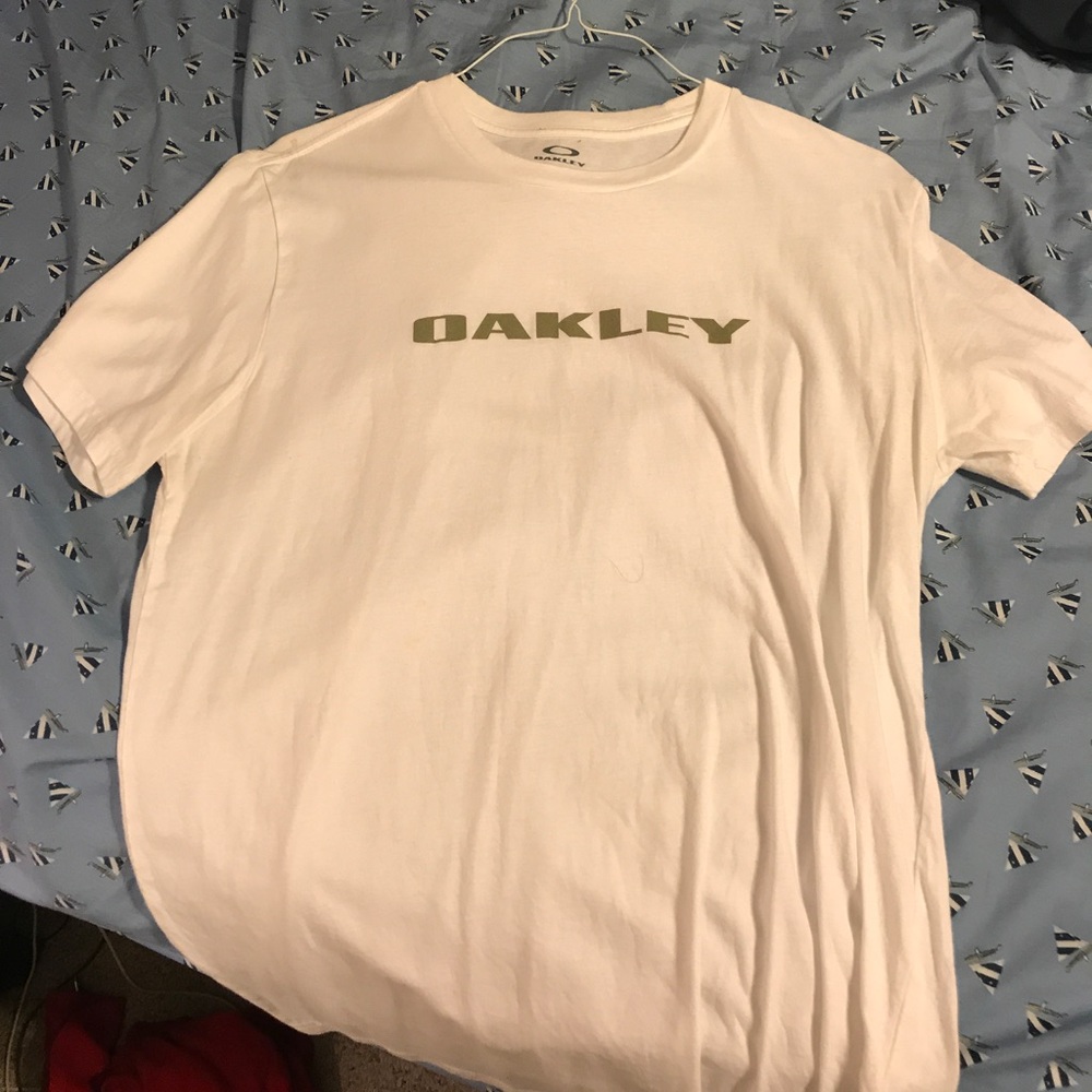 Oakley T shirt