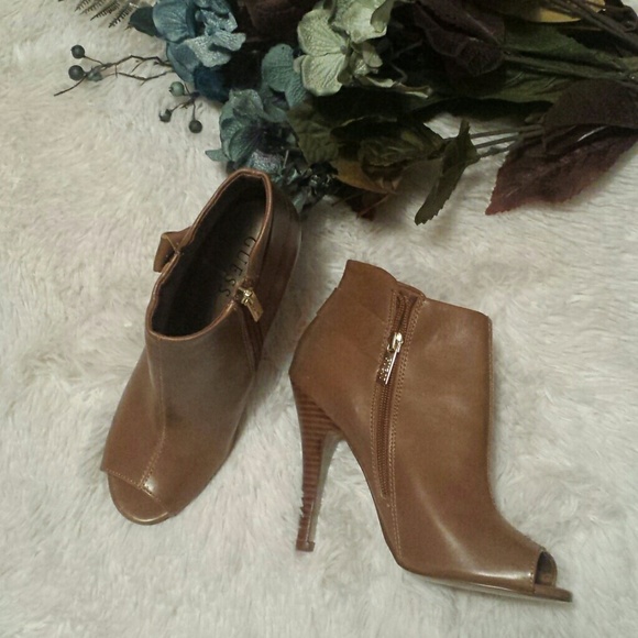 Guess Shoes - Gorgeous Guess Camel Ankle Boots sz 7M