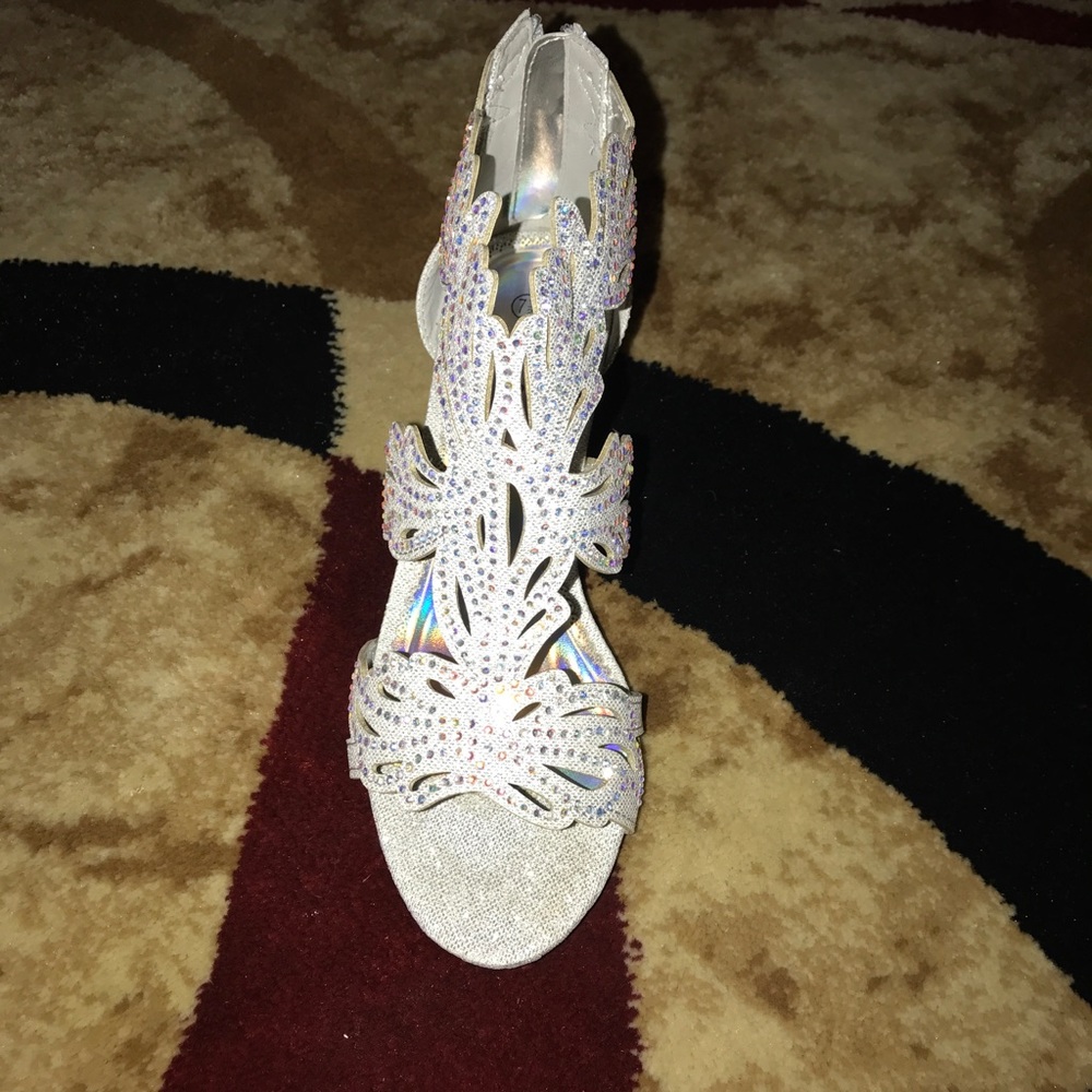 Rhinestone heels. Iridescent/silver.