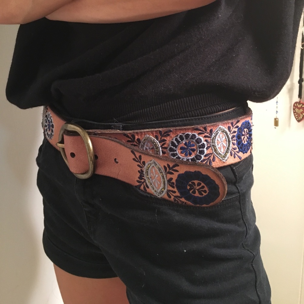 Leather blue embroidered Lucky Brand belt