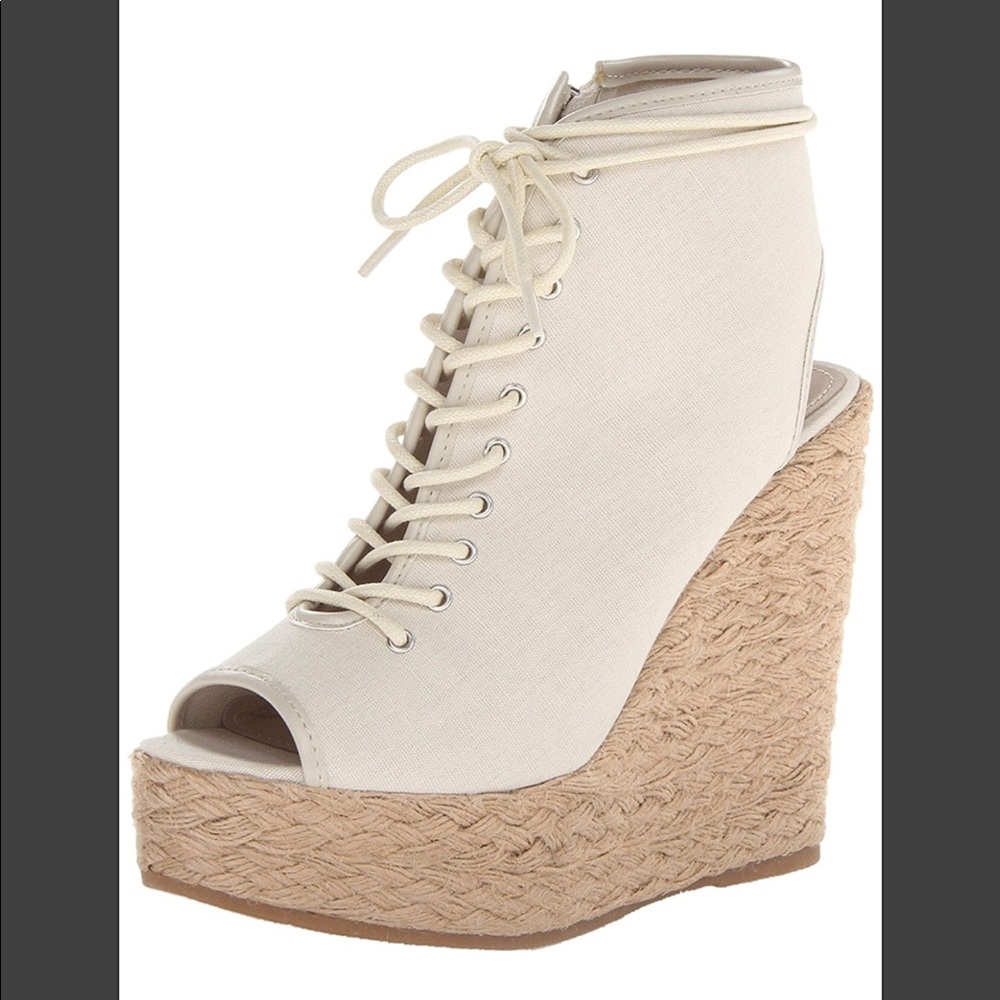 Price Drop🔥Steve Madden Holiday Espadrille Sandal