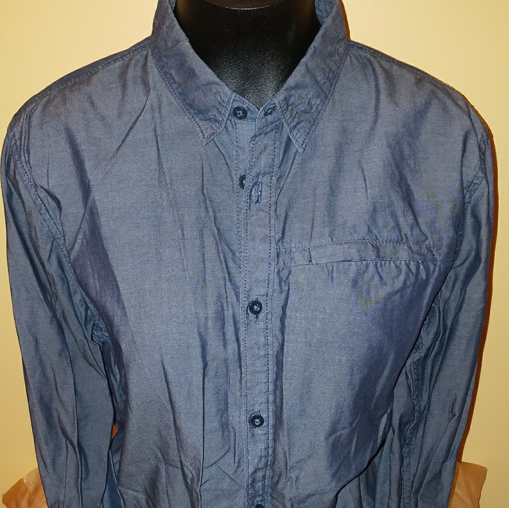 Calvin Klein Men's button down shirt,  Size M