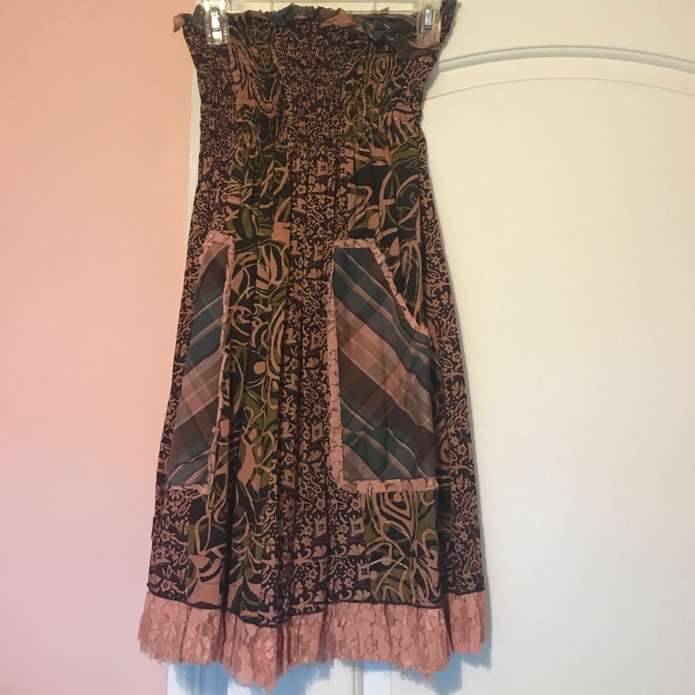 Printed Strapless dress with pockets