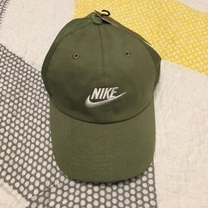 Women's Nike hat
