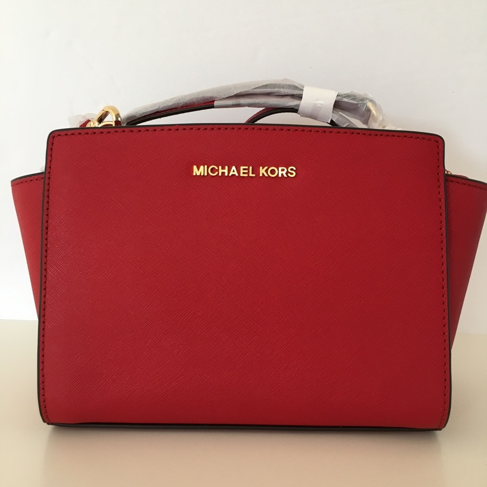 Michael Kors Selma Medium Saffiano Messenger