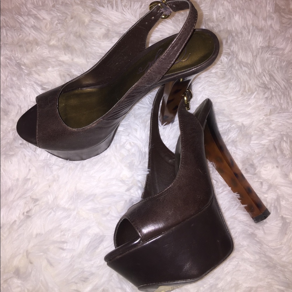 Heels - Picture 3 of 4