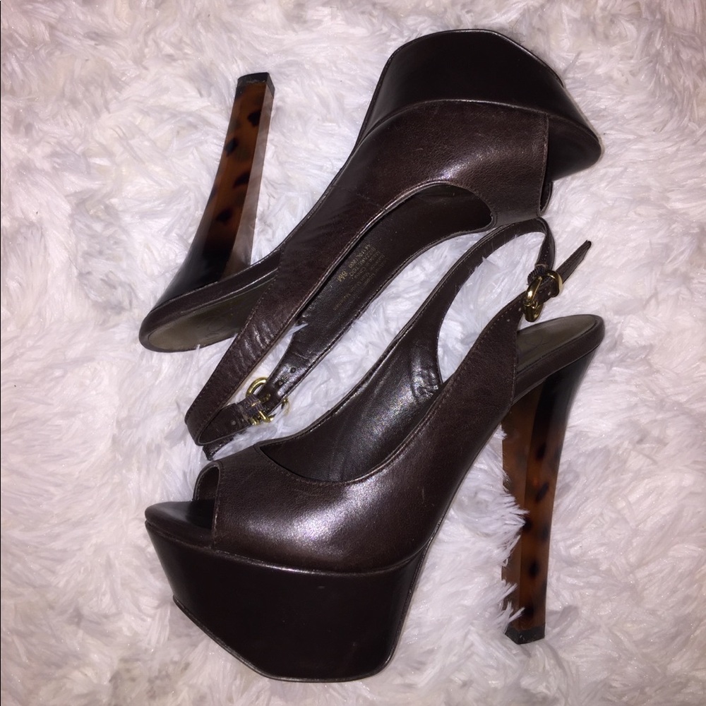 Heels - Picture 4 of 4