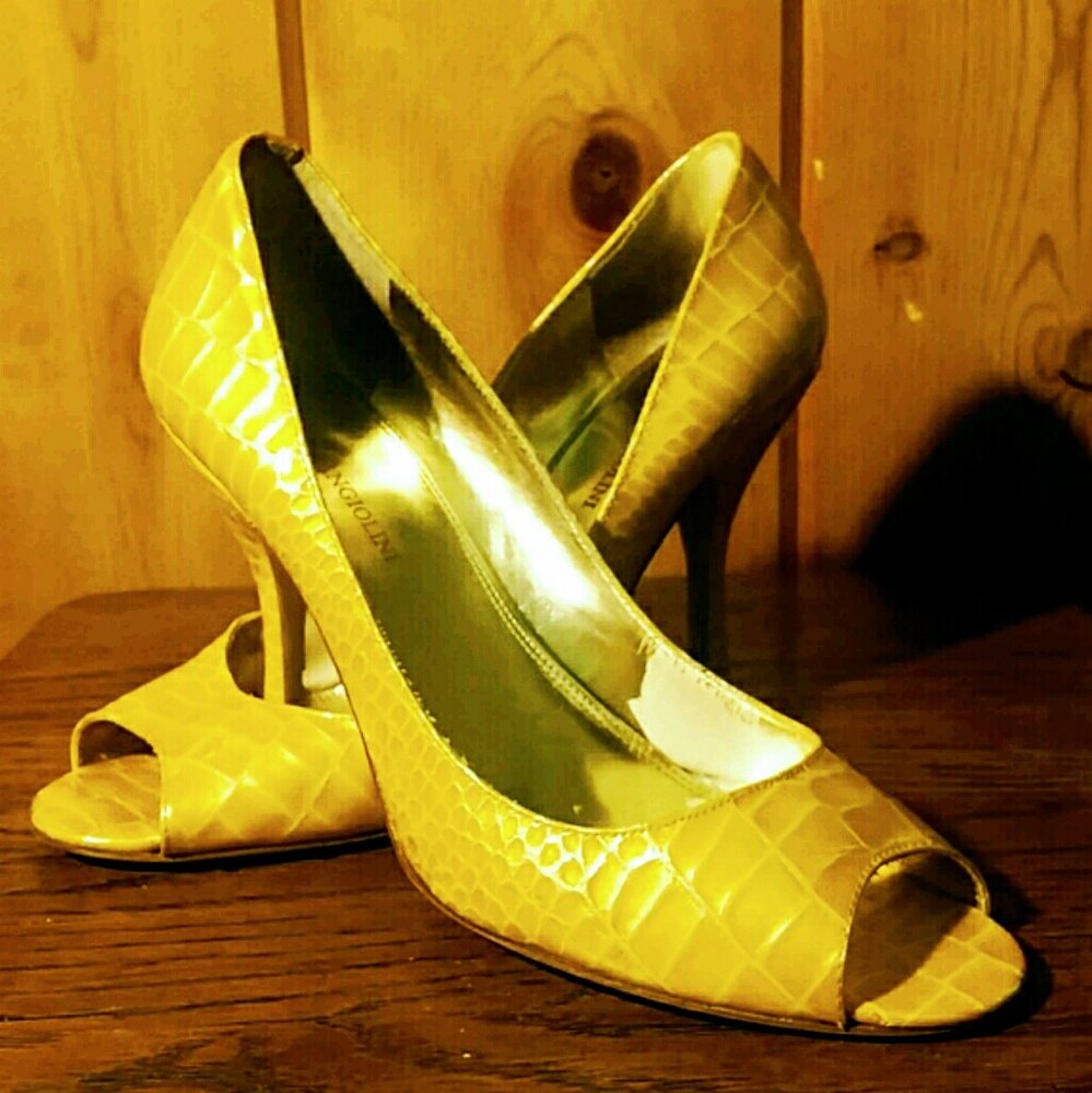 Enzo Angiolini Golden Yellow Snakeskin Heels