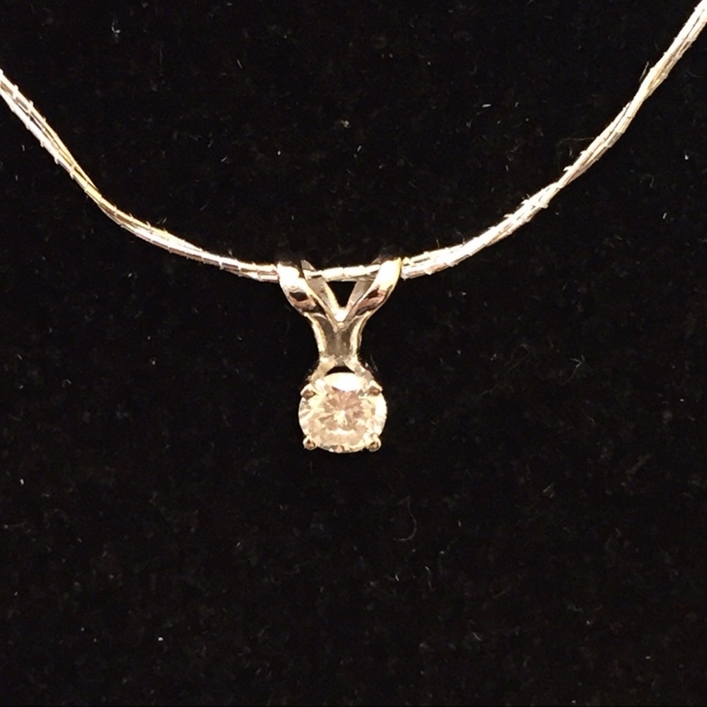 18k solitaire diamond pendant white solid gold