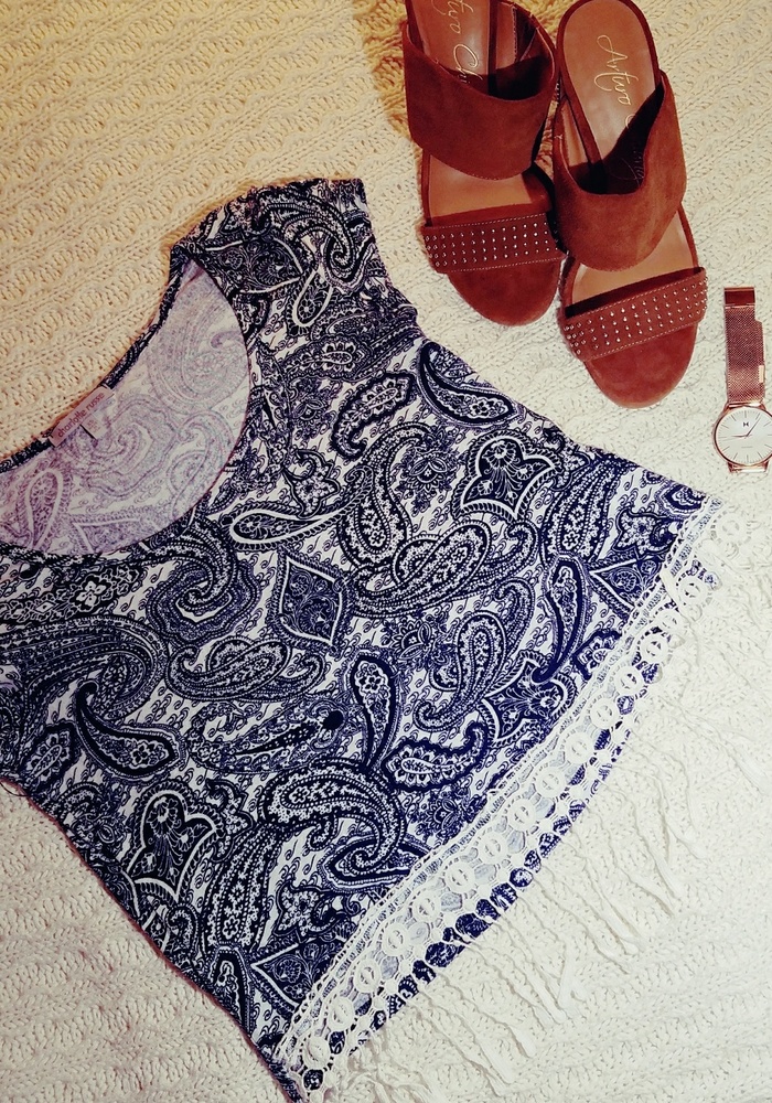 Cute blue and white top with fringe