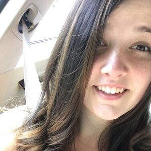 Meet your Posher, Olivia