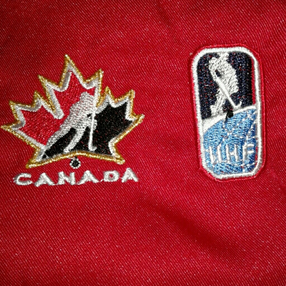 NIKE TEAM CANADA 2014 OLYMPIC REPLICA JERSEY - Picture 8 of 10