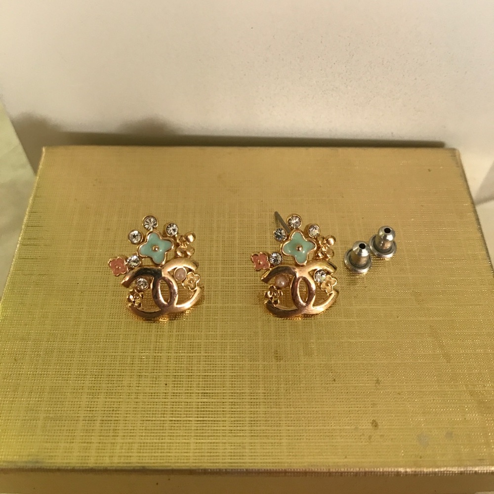 AUTHENTIC Chanel Gold Floral Stud Earrings