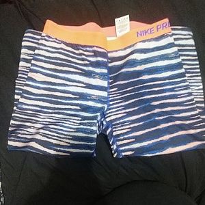 Nike Pro Capri NWOT