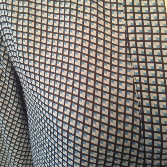 Adorable blue multi shade top - Picture 4 of 7