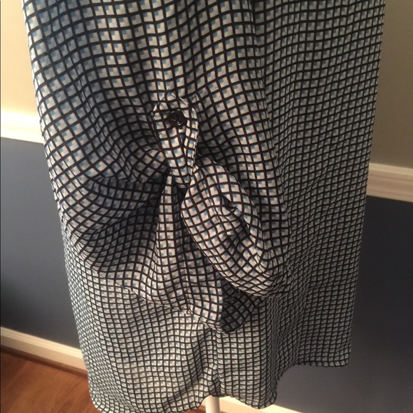 Adorable blue multi shade top - Picture 6 of 7