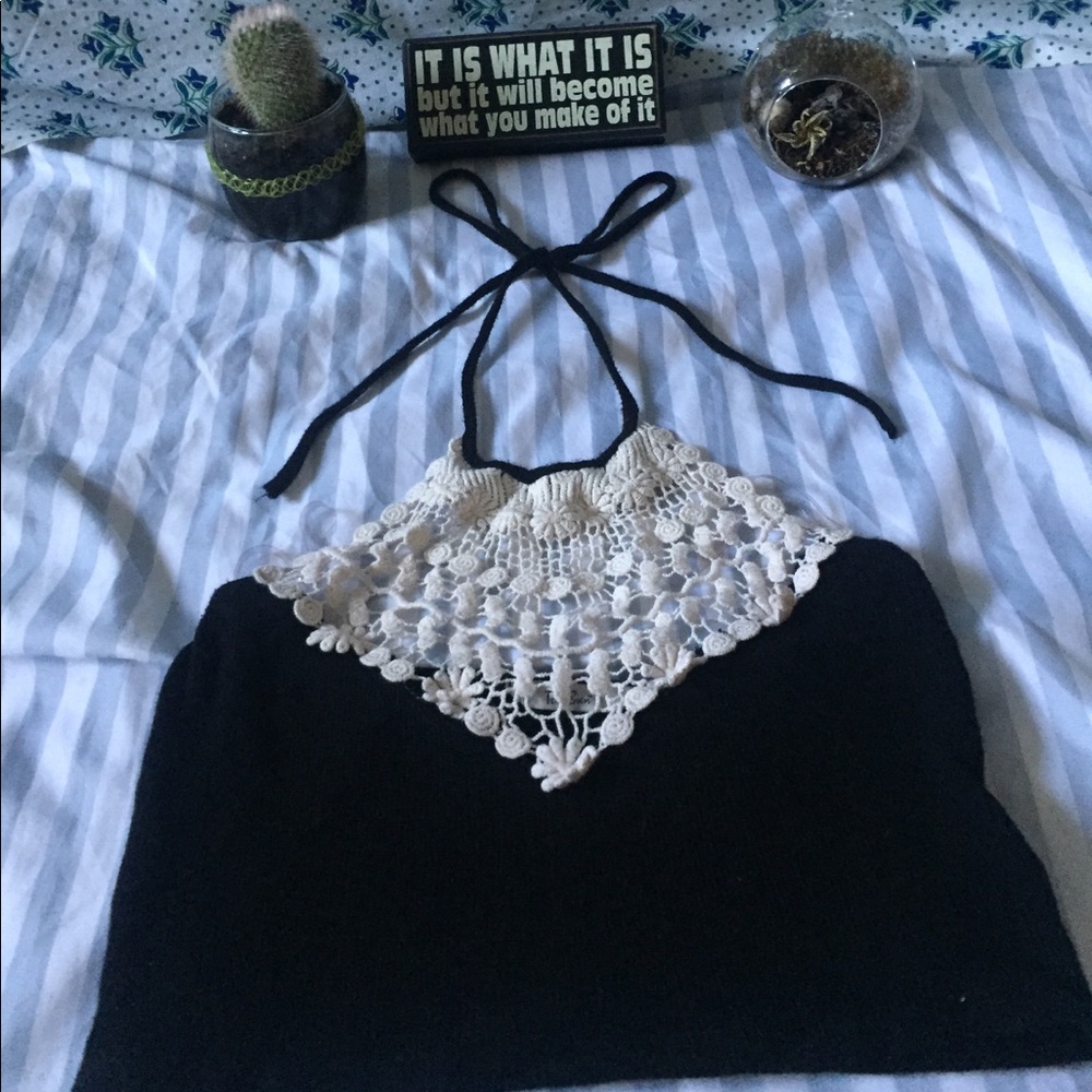 v-neck crop top