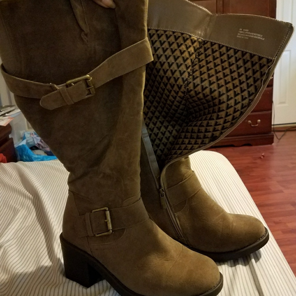 Womans brown knee high boot