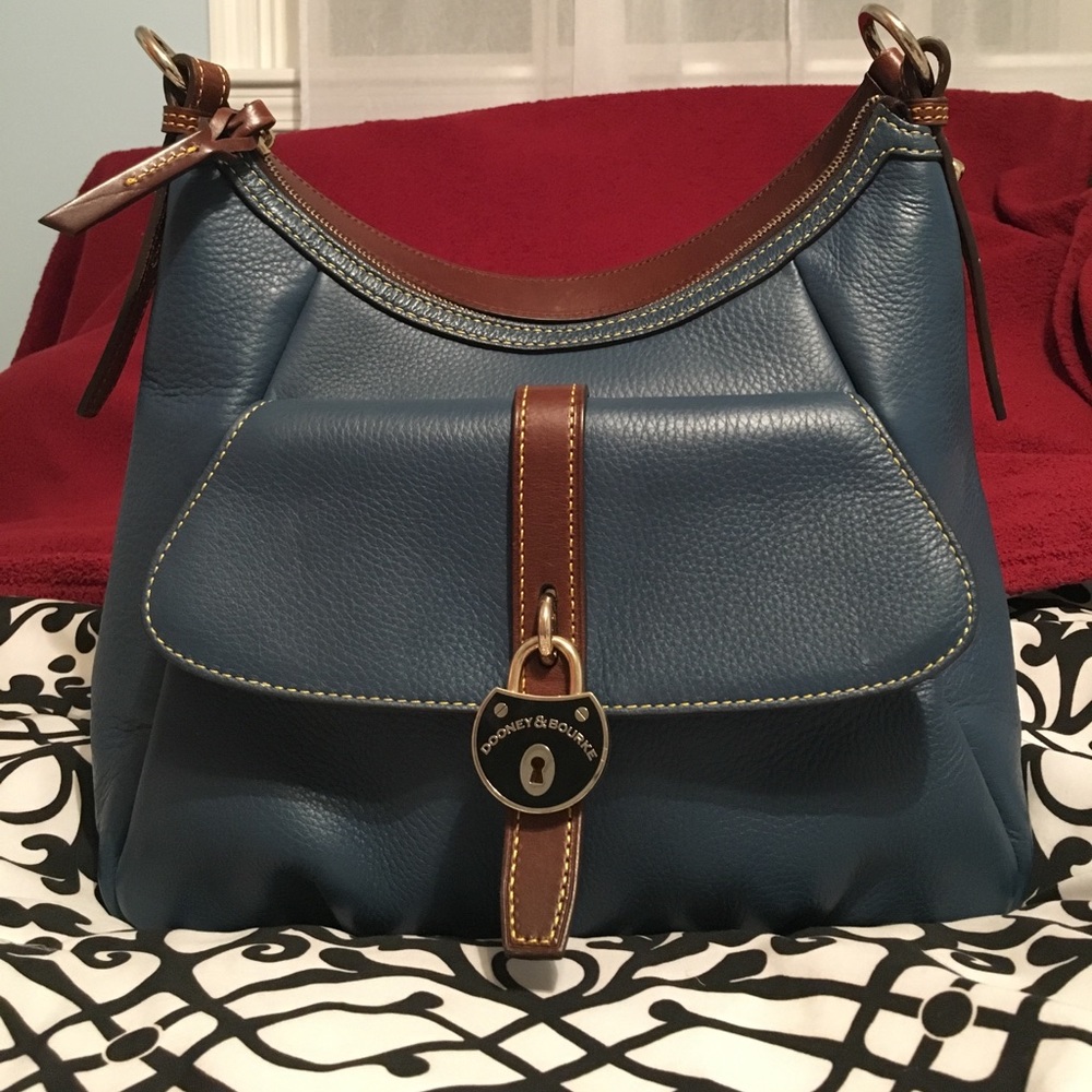 Dooney & Bourke Purse
