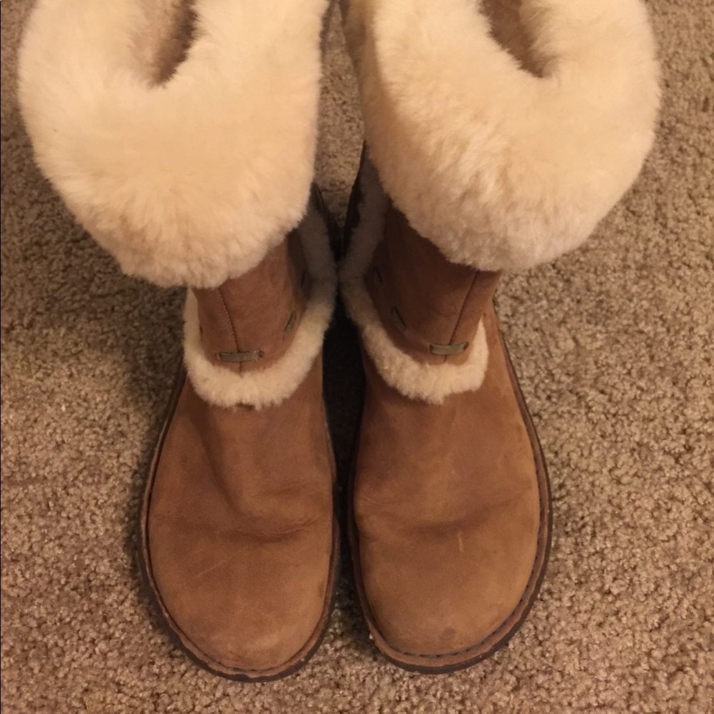 FINAL PRICE Fully Lines UGG boots. Size 6 women's.