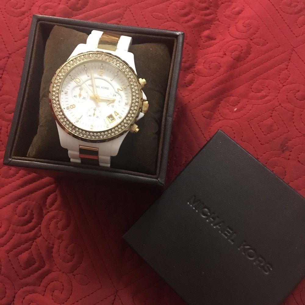 Michael Kors Watch - Picture 2 of 8