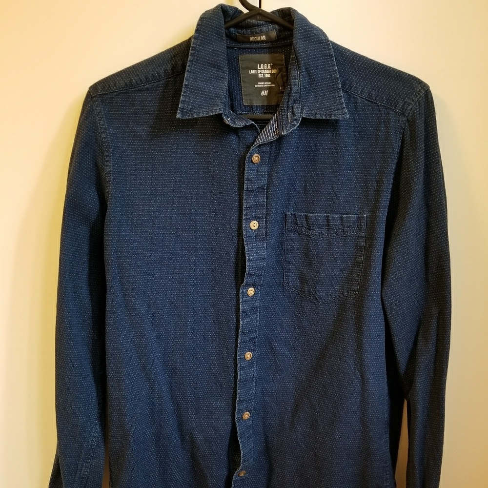 Blue and white dots button down