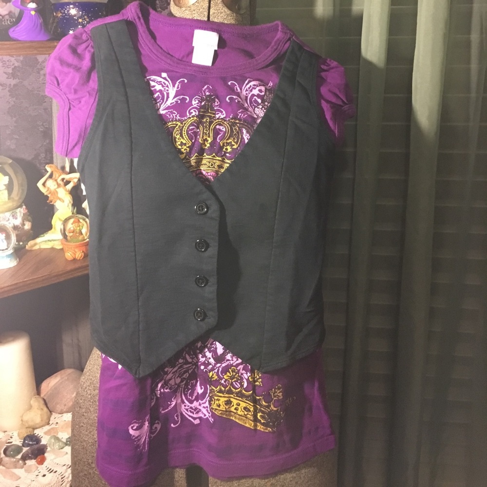 💜Xhilaration•Purple Tee With BlaCk Vest•