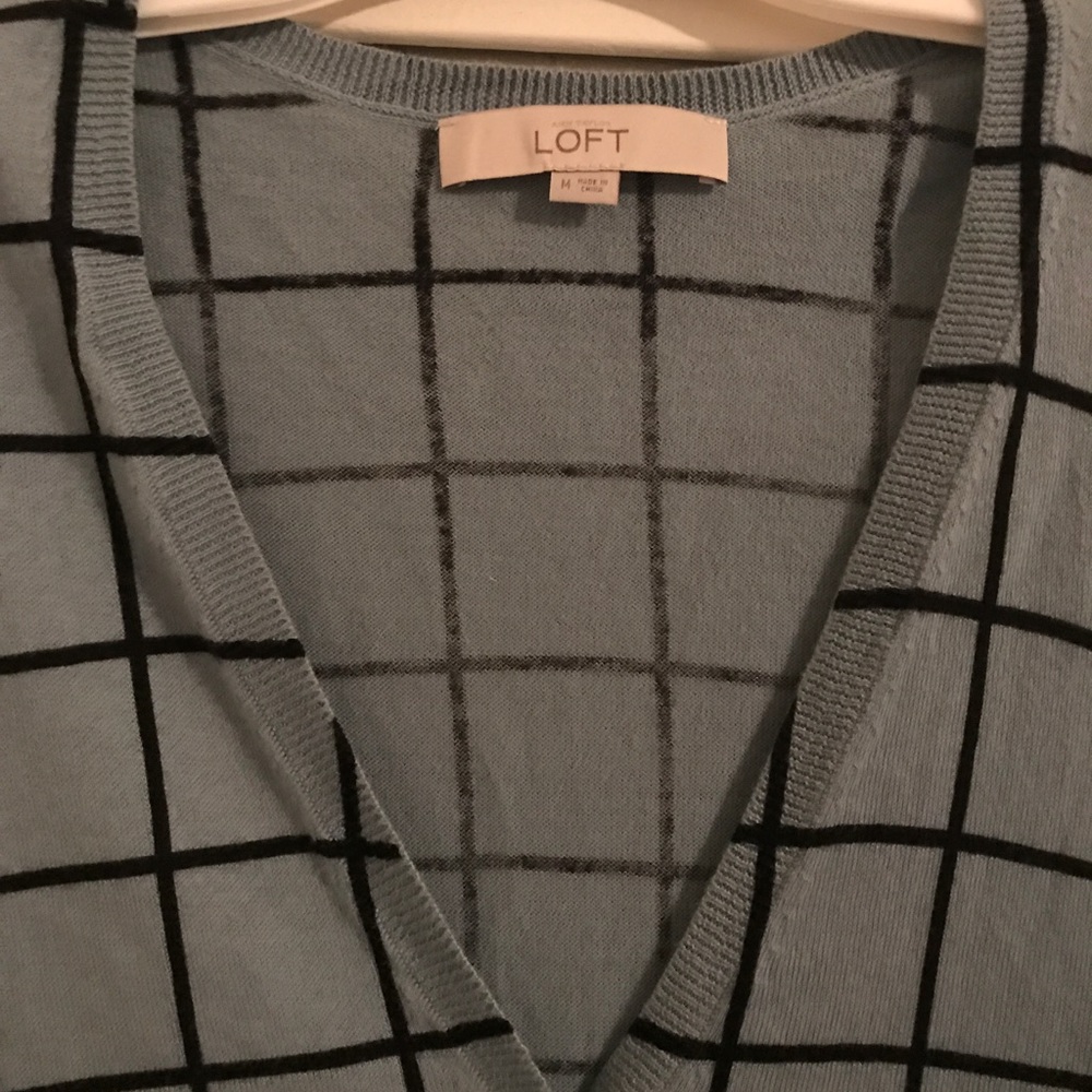 Ann Taylor LOFT Cardigan V- Neck - Picture 3 of 5