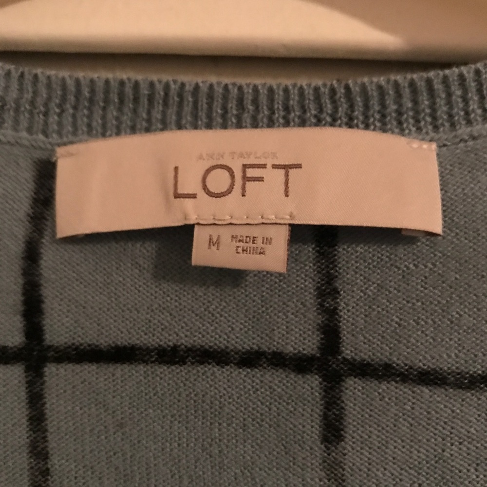 Ann Taylor LOFT Cardigan V- Neck - Picture 5 of 5