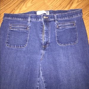 jeans with square front pockets