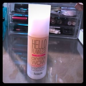 Hello Flawless petal foundation