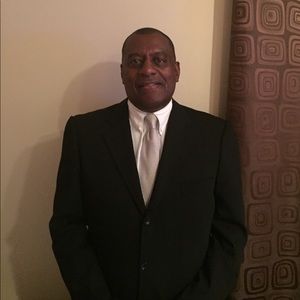 Meet your Posher, Dennis