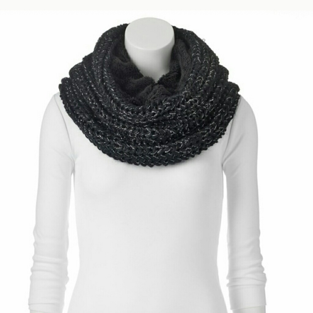 🎀NWT🎀 JUICY COUTURE FAUXFUR LINED INFINITY SCARF - Picture 2 of 8