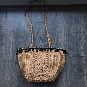 Straw bag with Pom Pom