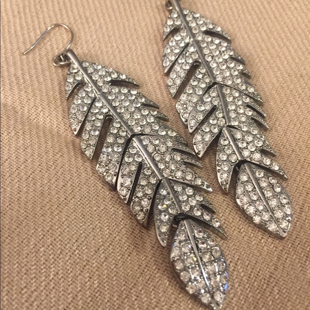 Leaf drop earrings