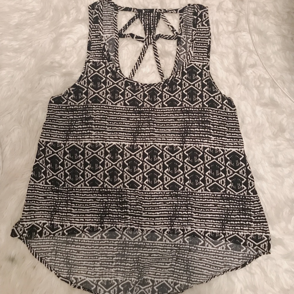 FOREVER 21 HI-LOW BLACK & WHITE TANK