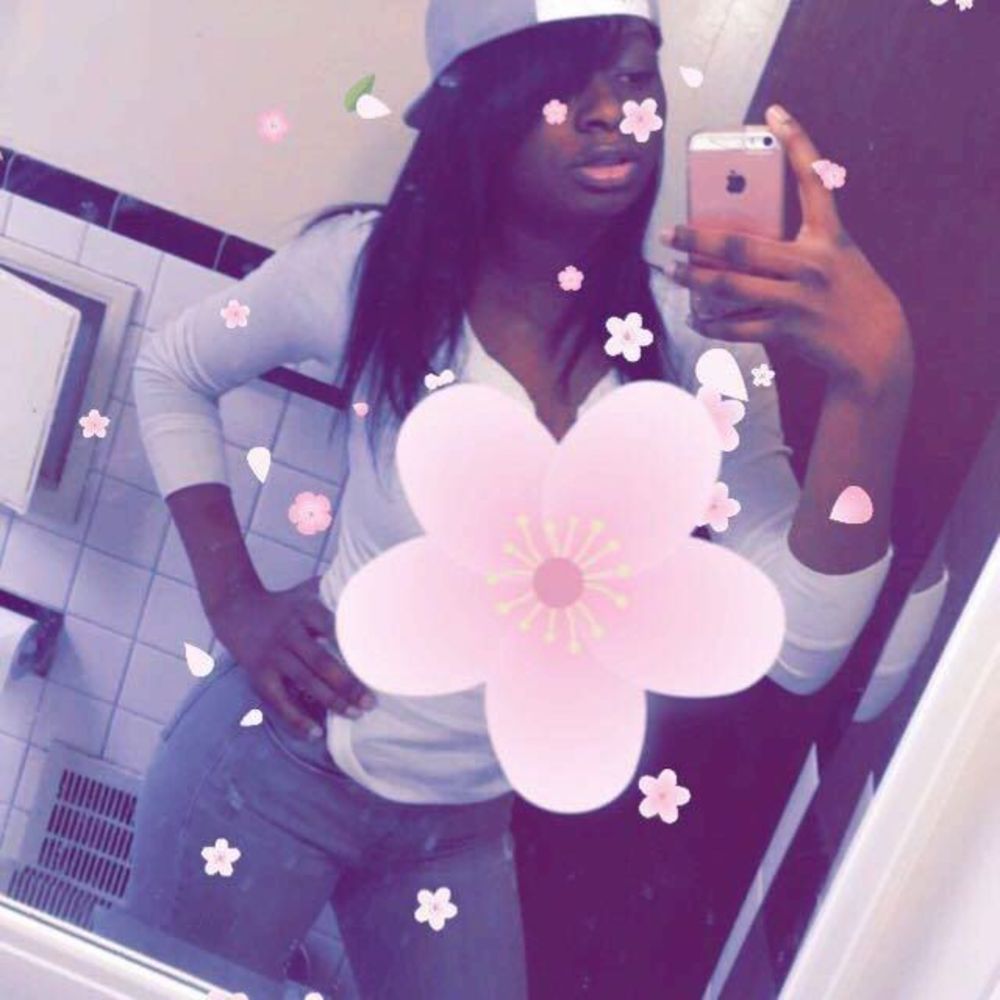 Meet your Posher, Lakira