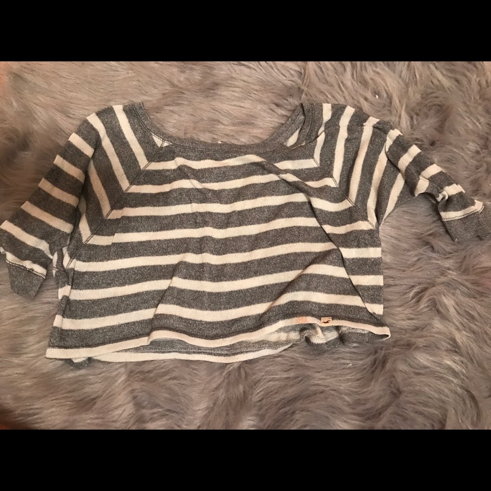 Quarter sleeve crop top